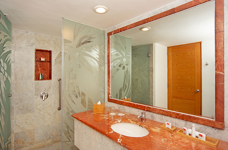 Sunset-Marina-Bedroom-Ducha-Bano